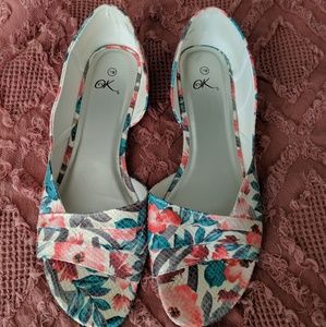 Floral flats, Size 11W